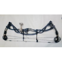 Used Hoyt Carbon Matrix RH 70# Compound Bow *Package* - Black